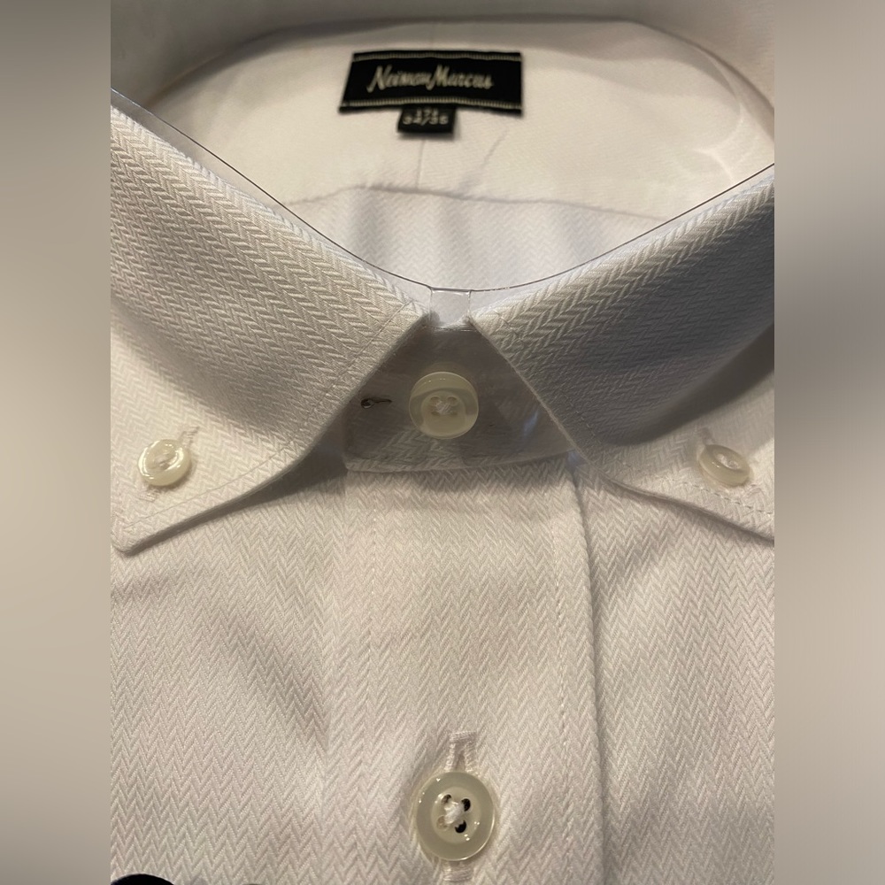 𝅺NEIMAN Marcus Wrinkle Free Men’s Dress White Shirt size 17.5 34/35
